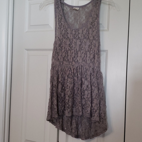 Light grey lace tank - Picture 2 of 4